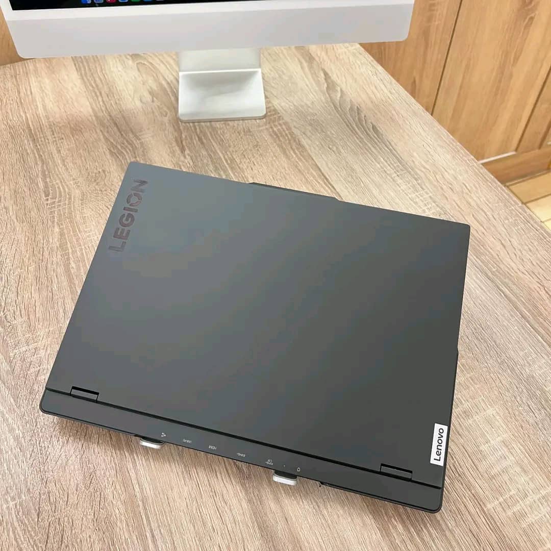 Lenovo Legion PRO 7 16IRX9H – Image 4